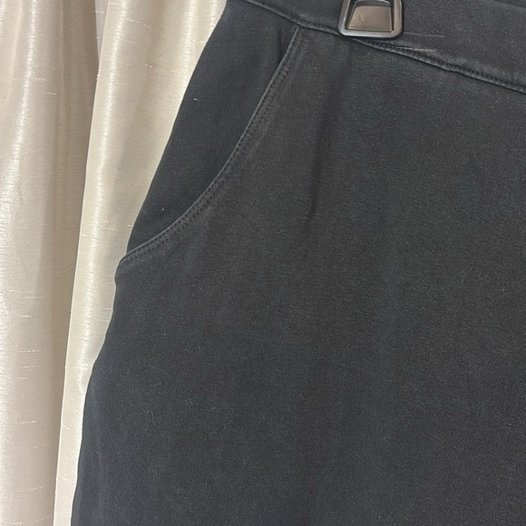 L.L. Bean Black stretch pants, medium, straight leg, front pockets - Picture 2 of 6